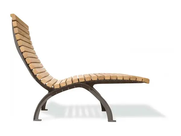 Chaise longue individuelle NUSSER COMFORT en aluminium RAL 7016 avec lattes bois certifié FSC, vue de profil